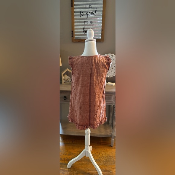 Easel Ruffle Sleeve Tank - Picture 4 of 6